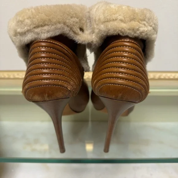 Alexander McQueen Brown Leather Peep-Toe Shearling Ankle Booties - Picture 5 of 7